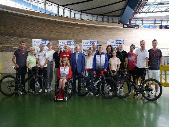 Двукратный паралимпийский чемпион Асташов получил новый велосипед